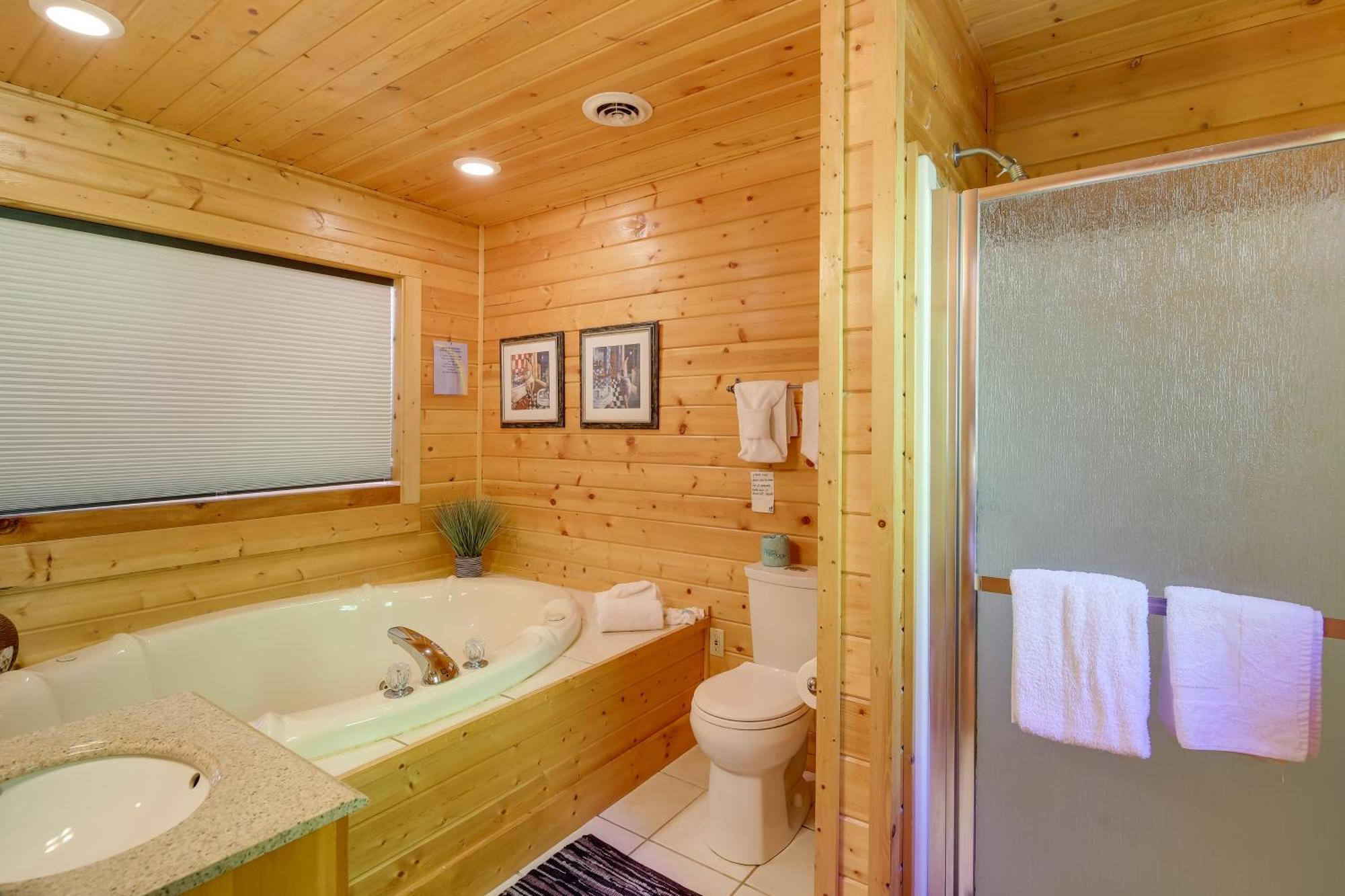 Secluded And Wooded Wears Valley Cabin With Fire Pit! Sevierville Exterior photo