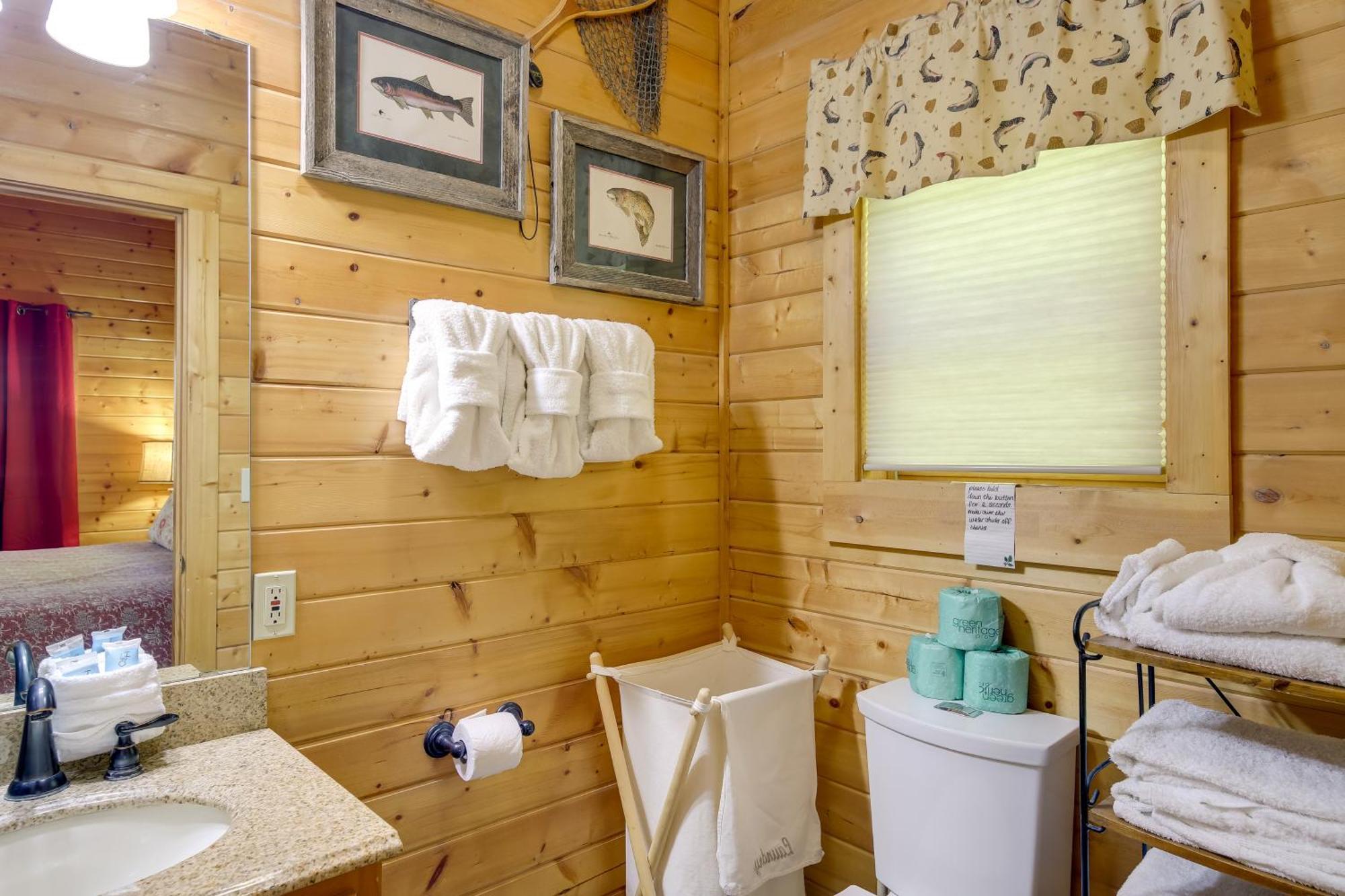 Secluded And Wooded Wears Valley Cabin With Fire Pit! Sevierville Exterior photo
