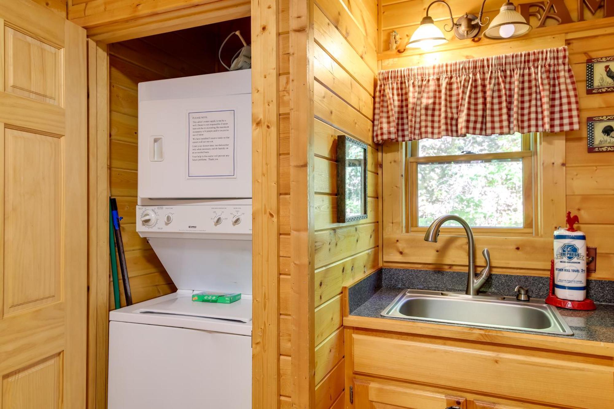 Secluded And Wooded Wears Valley Cabin With Fire Pit! Sevierville Exterior photo