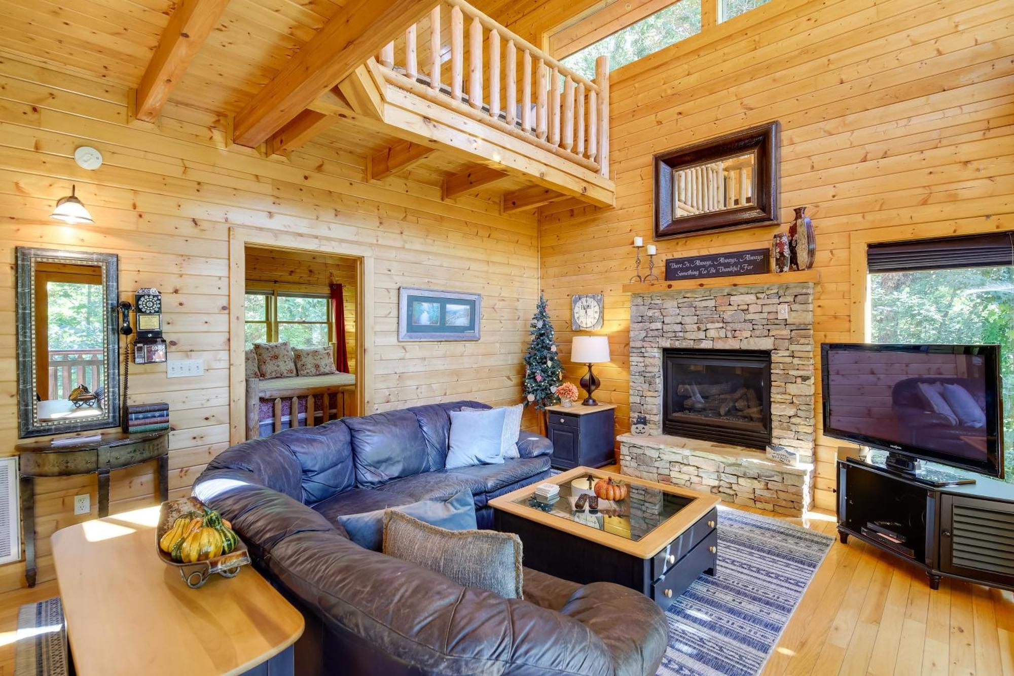 Secluded And Wooded Wears Valley Cabin With Fire Pit! Sevierville Exterior photo